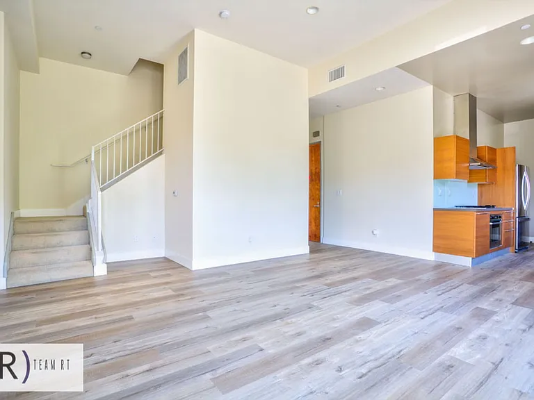 1737 Colby Ave #201 — Photo 35
