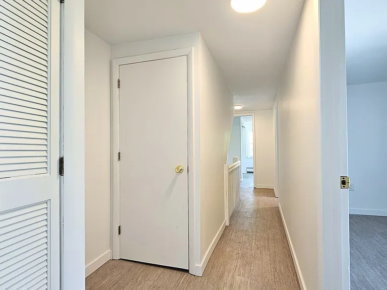 10 Franklin St — Photo 16