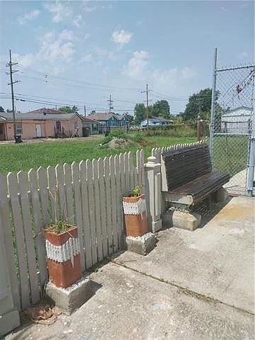 2 bed, 1.0 bath, 800 sqft, $1,100 — Photo 3