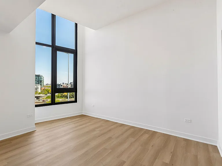 1100-15 W Grand Ave #519 — Photo 34