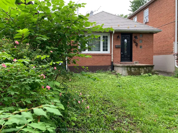 49 Arcadian Cir, Toronto, ON M8W 2Z4