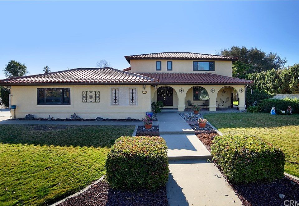 1st image of 976 Briarcliff Dr