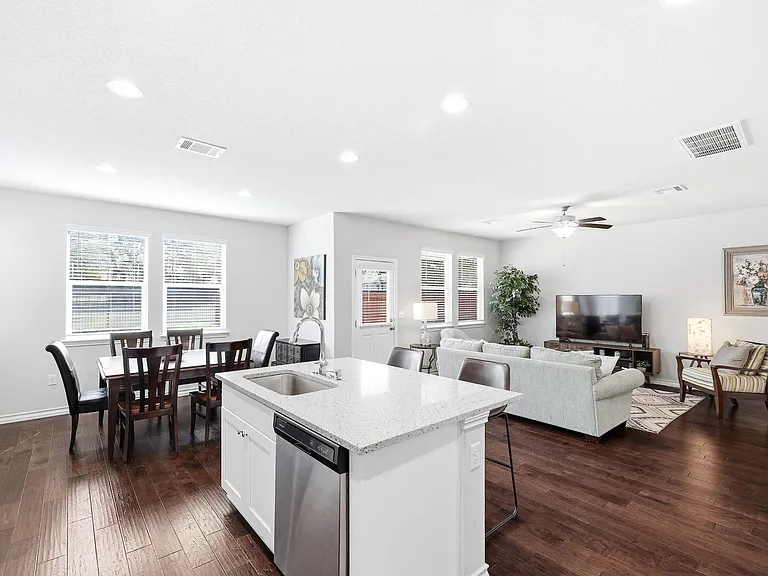 5602 Chestnut Xing — Photo 13