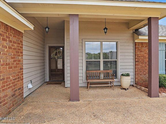 2nd image of 163 Lakeway Dr