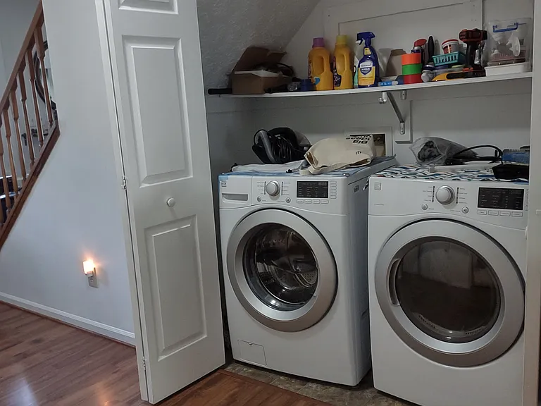 This photo has not been altered in any way: no edits or filters have been applied to try to deceive the viewer by having the room appear larger or brighter than it actually is.