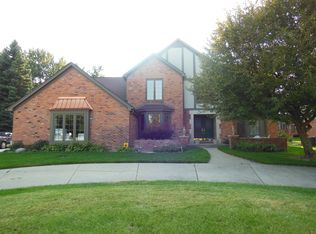 3127 Glengrove Dr, Rochester Hills, MI 48309