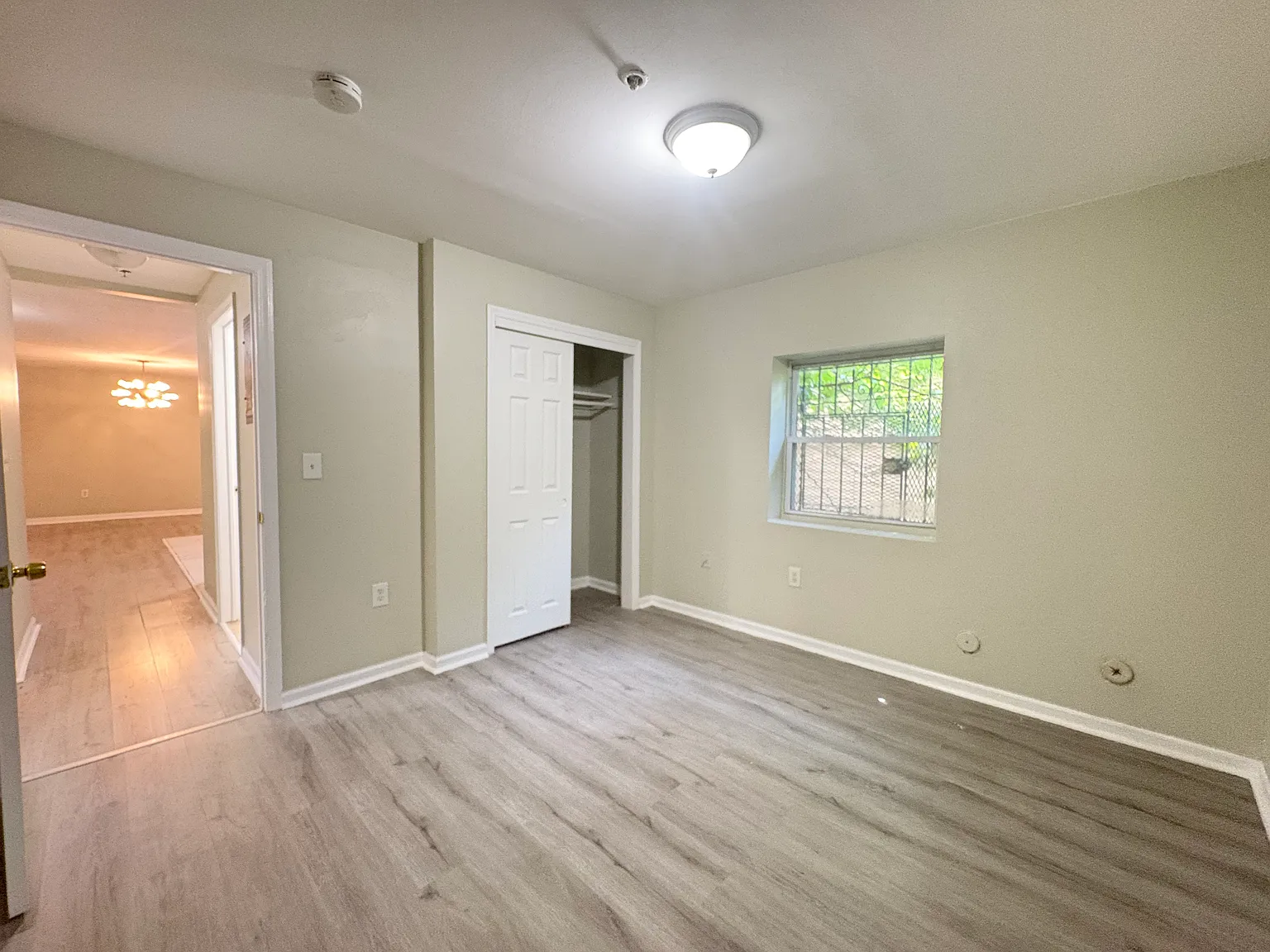 2 bed, 800 sqft, $2,050 — Photo 2