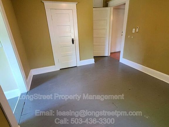 3rd image of 3816 N Borthwick Ave