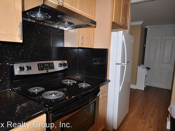 4th image of 1326 Palos Verdes Dr APT 2