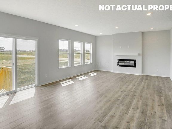 3rd image of 304 Springer Woods Blvd