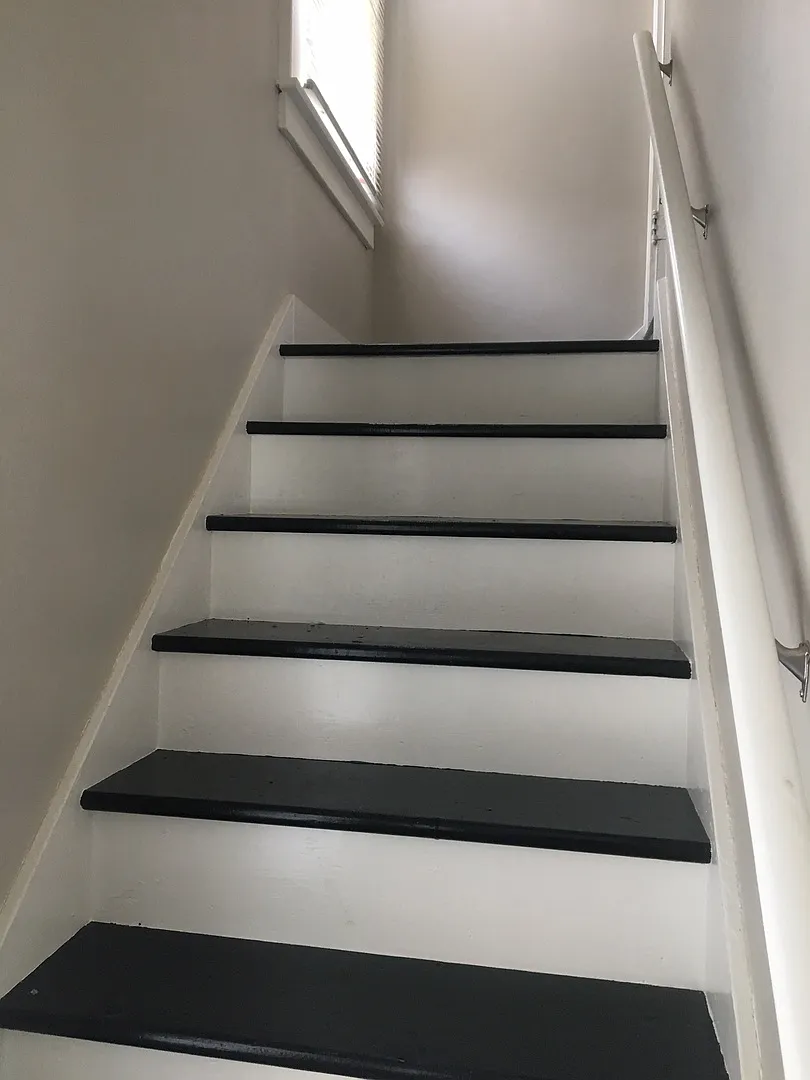 Spacious 3 Bed 1 Bath with Large Garage — Photo 4