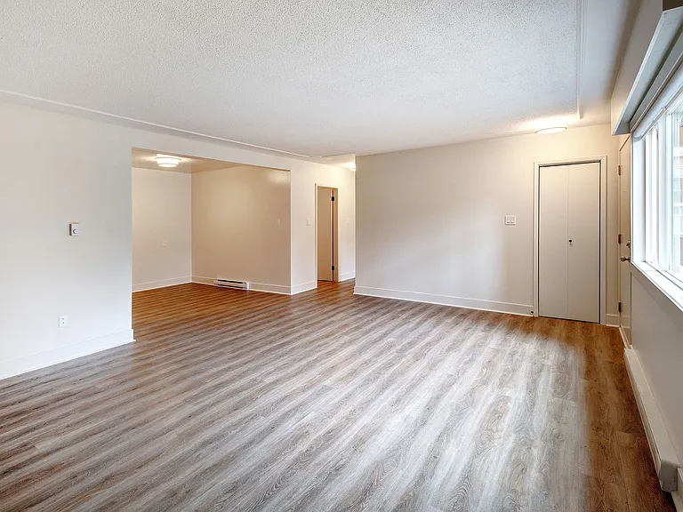 2861 Quadra St #2861 — Photo 2