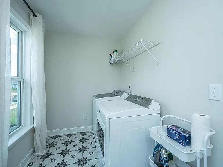 411 Grove End Rd — Photo 39