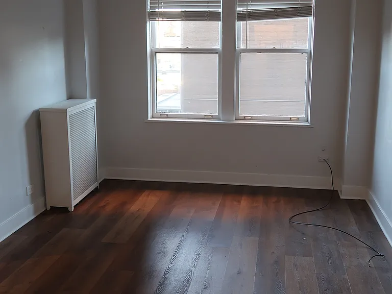 534 W Startford Pl — Photo 25