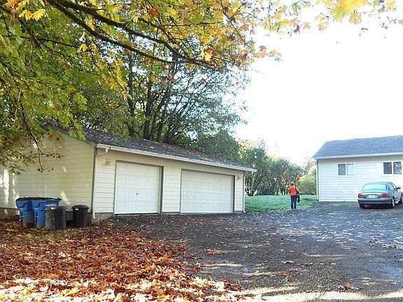 3rd image of 15110 NE 72nd Ave