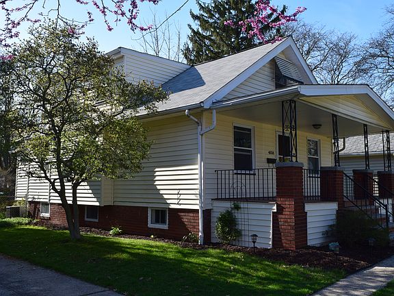 3rd image of 4058 W 226th St