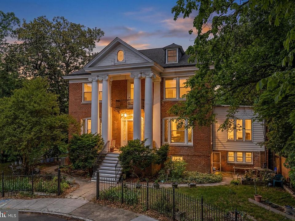 1st image of 3446 Oakwood Ter NW