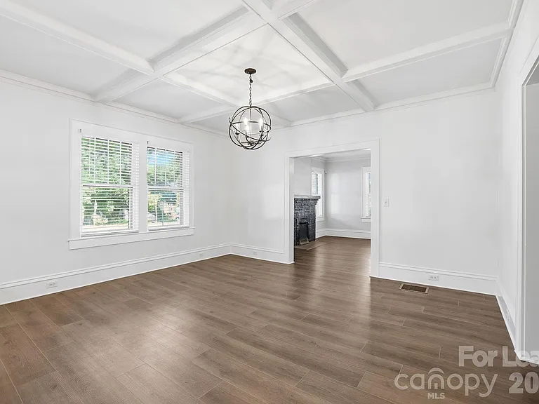 525 W 3rd Ave — Photo 10