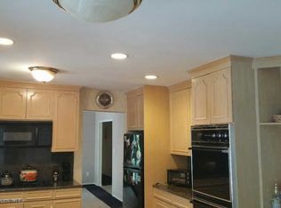 16 Kilmer Dr, Morganville, NJ 07751