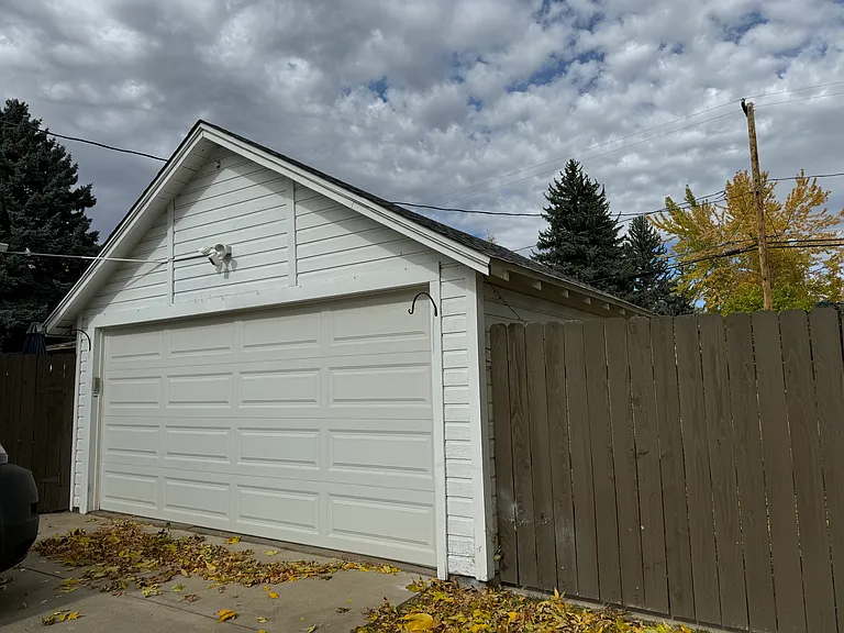 315 W 8th St — Photo 29