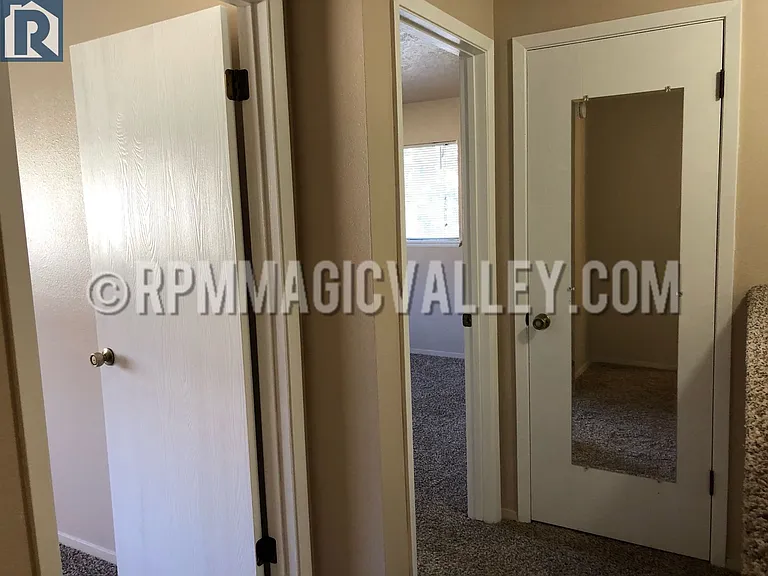 747 Meadows Dr #2 — Photo 23