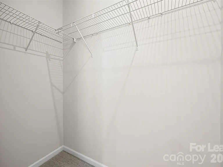 5640 Kingspan Dr — Photo 23