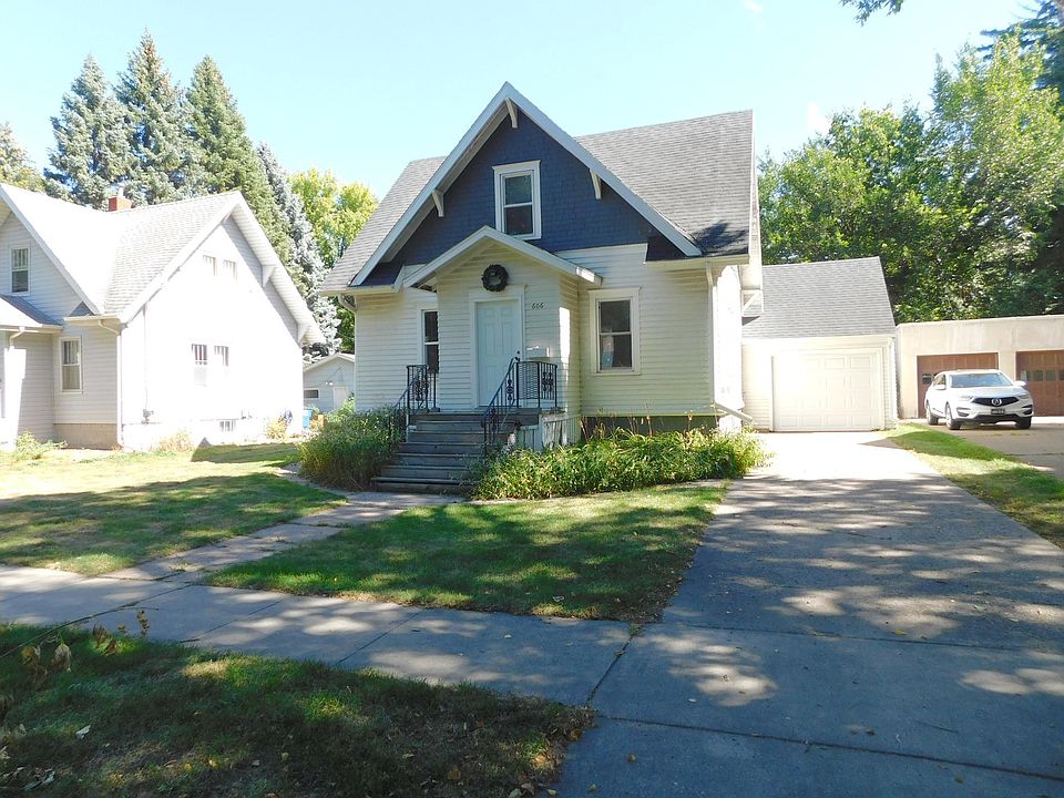 1st image of 606 5th St S
