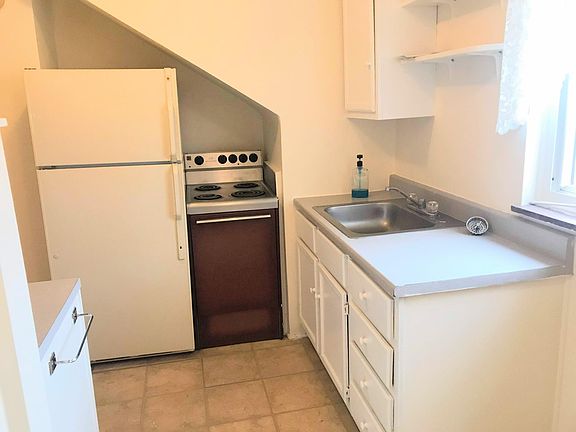 4th image of 26491 Blumfield St #2