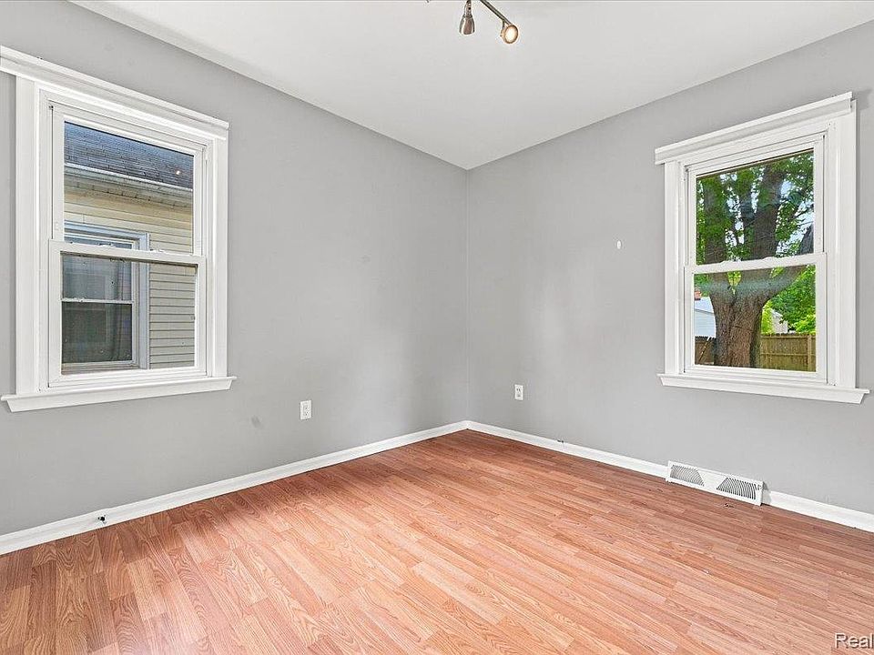1527 E Meyers Ave, photo 11