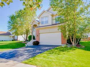 6710 Pine Ln, Carpentersville, IL 60110