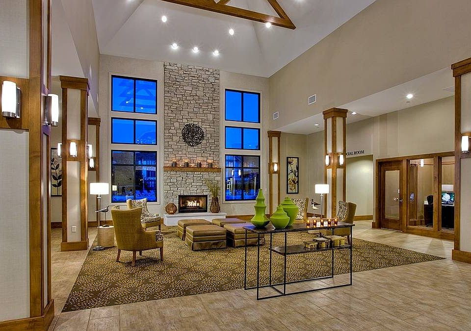 International Village Lombard Apartment Rentals with Virtual tours