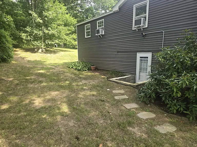 9 Putney Cir #B — Photo 18