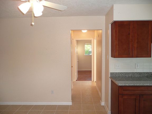 4th image of 16219 Condessa Dr