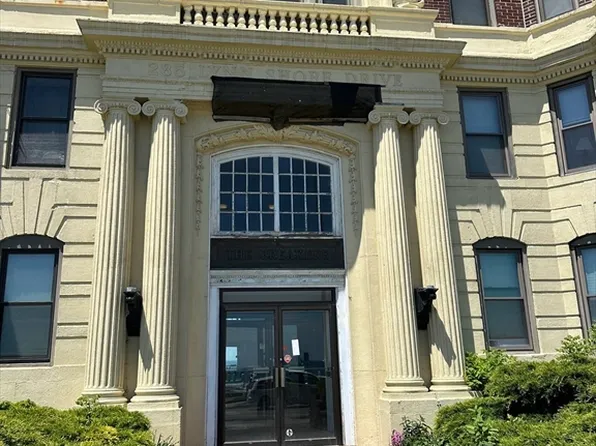 285 Lynn Shore Dr APT 308, Lynn, MA 01902