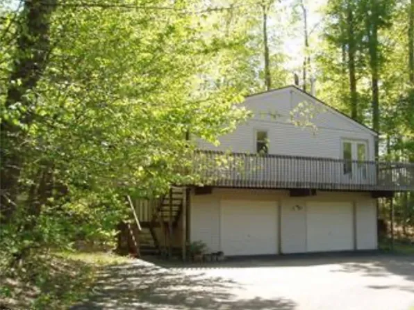 10785 Bell Rd, Newbury, OH 44065