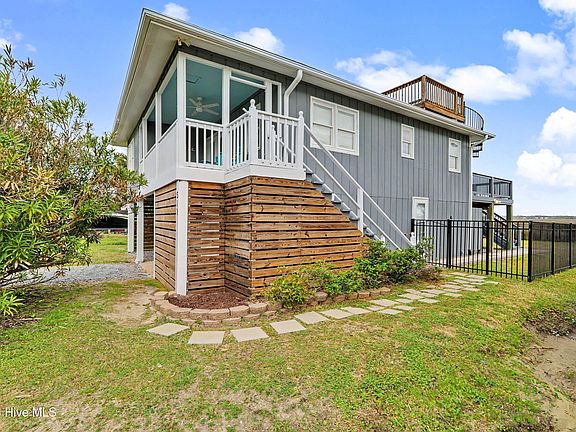 3rd image of 512 Caswell Beach Road