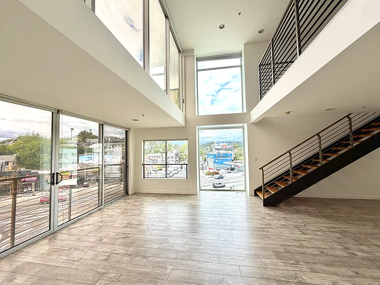 ECHO Lofts, True luxury Two Story Live/Work Townhouses — Photo 23