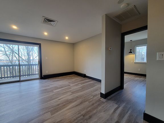5th image of 8-12 South Blvd #101