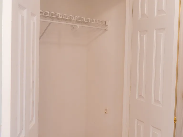 8401 Kennedy Dr — Photo 47