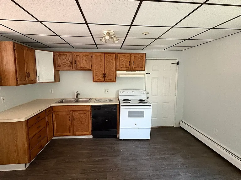 34 E Main St #8 — Photo 8