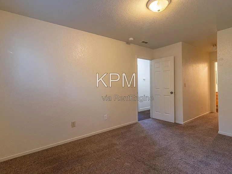 5562 Tree Swallow Ct — Photo 17