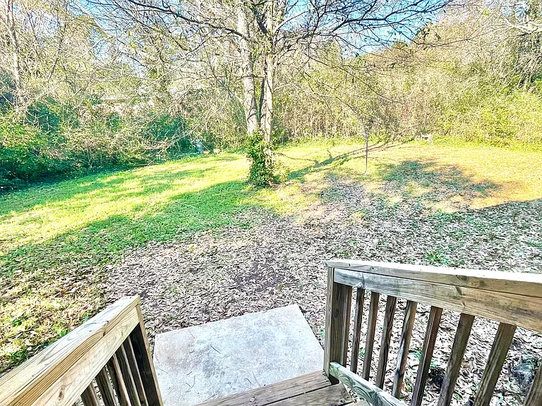 1621 Gilston Ct — Photo 25