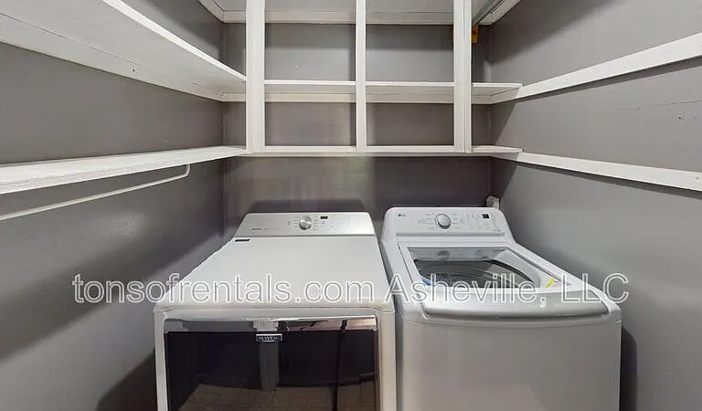 423 Crest Rd — Photo 23