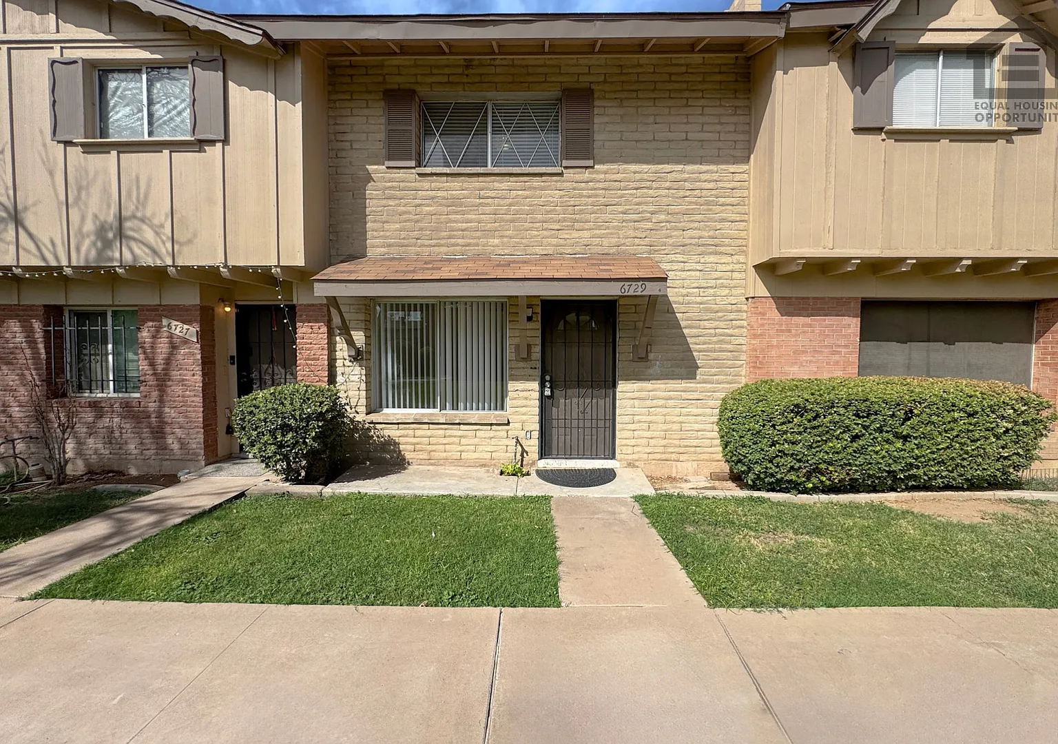 2Bed/1.5Bath Townhouse at Glendale Ave/43rd Ave! Ready for Immediate Move-In! — Photo 1