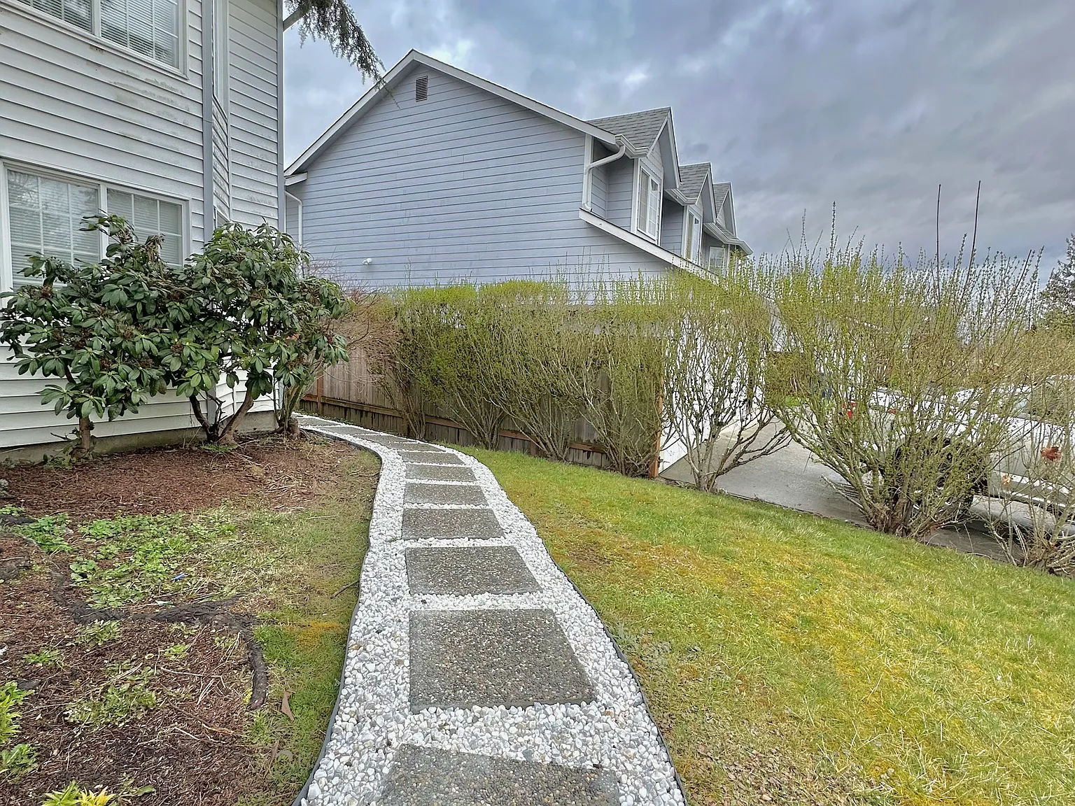 2 bed, 950 sqft, $1,800 — Photo 2