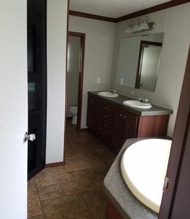 4th image of 1013 Oak Crest Dr