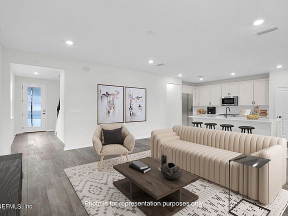 3rd image of 51 BEECHNUT Circle