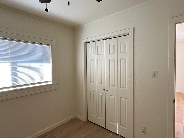 18 N Oregon St — Photo 3