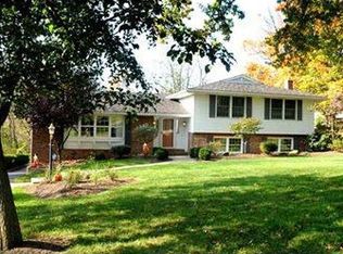 1240 Montclair Dr, Pittsburgh, PA 15241