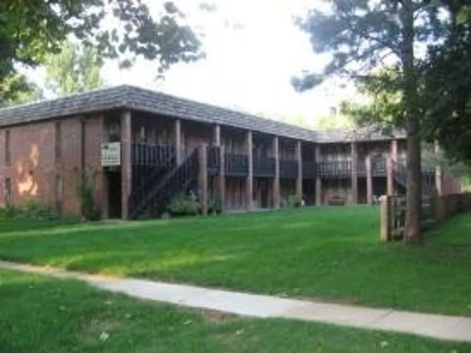 418 Emery St